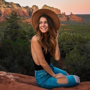 Meet your Posher, Nicole